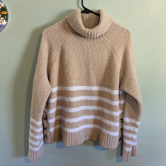 NWOT Franchesca's Turtle neck sweater, Beige color large. - Picture 4 of 8